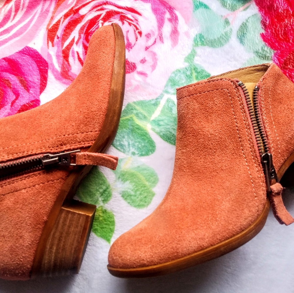 Lucky Brand blush pink booties